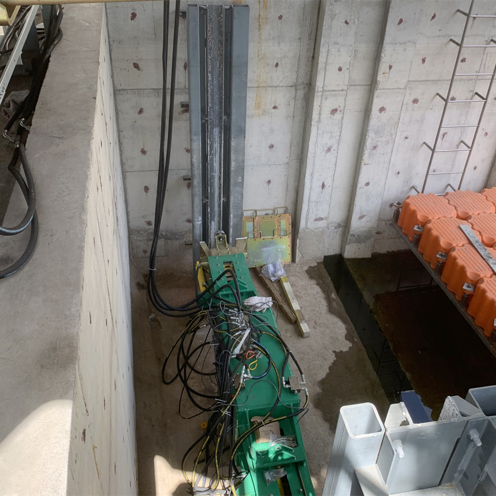 Máquina de inspección y limpieza de rieles Stop-log de centrales eléctricas